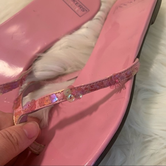 Dockers for Women Slip On Flip Flops Patent Pink - Picture 4 of 7